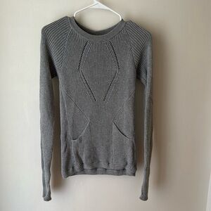 Lululemon sweater size 4